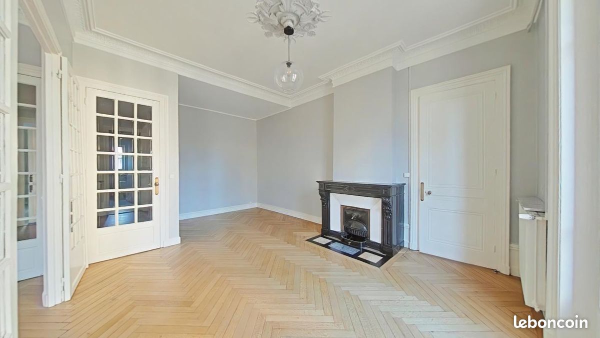 Appartement 3 pièces 91 m² · à Saint-Étienne · 91 m² · 905 €/mois
