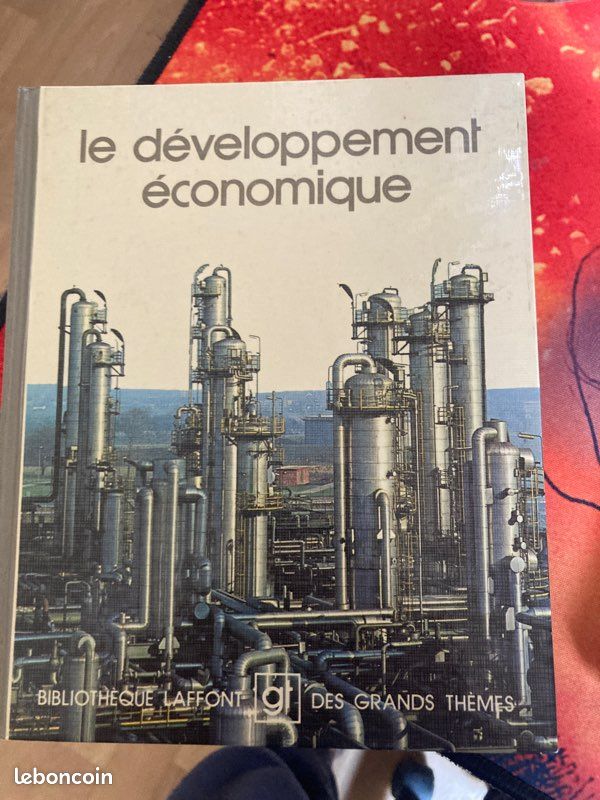 Livre le développement économique (image 1)