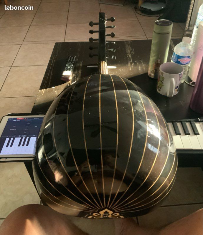 عود تركي . Oud avec micro integré (image 2)