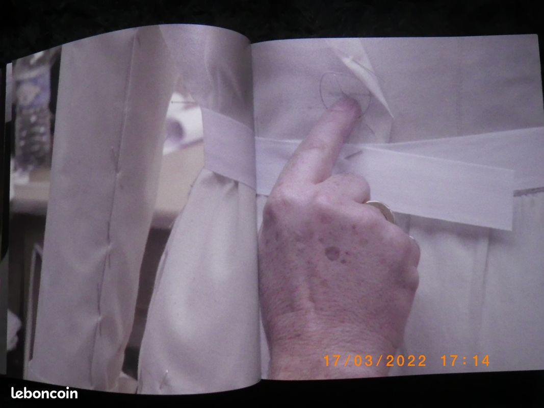 Livre Yves Saint Laurent (image 4)