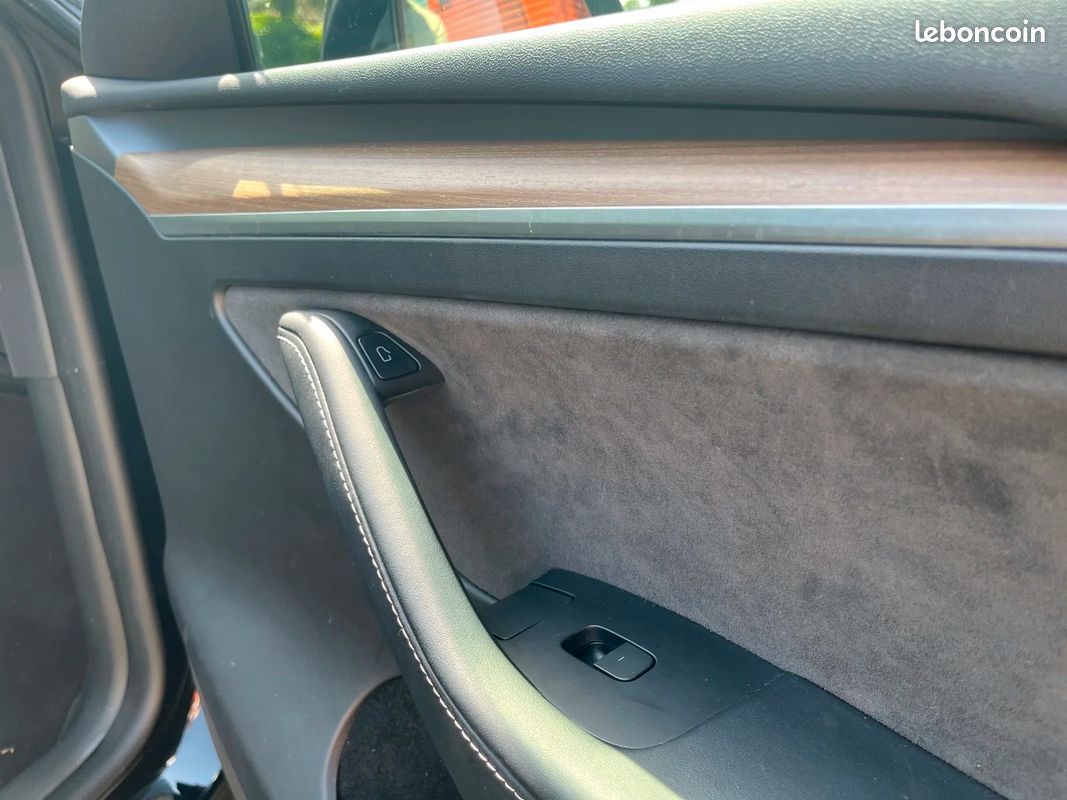 TESLA MODEL Y Standard RWD (image 26)