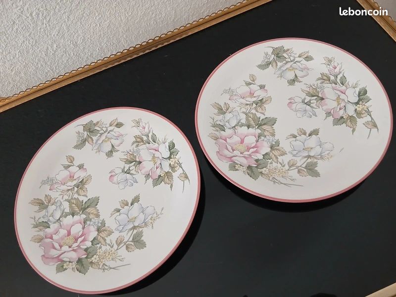 Lot de deux assiettes à fleurs "Millefleurs Japon" (image 1)