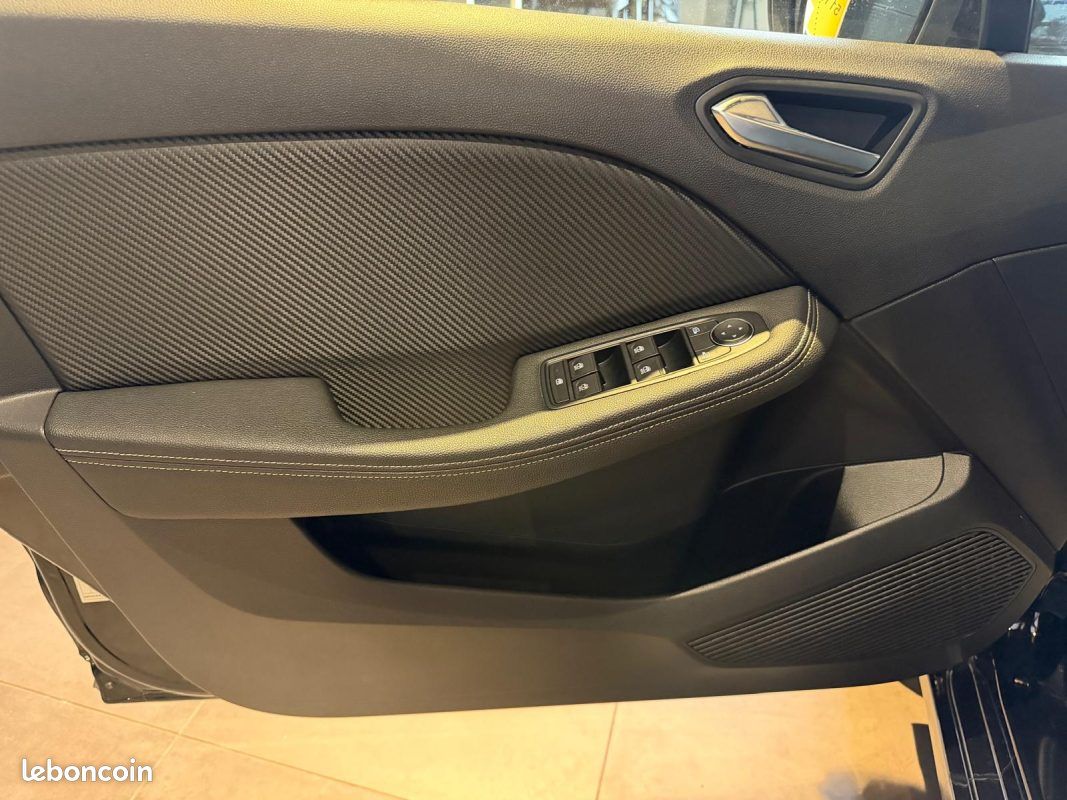 Renault clio e-tech engineered full hybrid 145 (image 13)