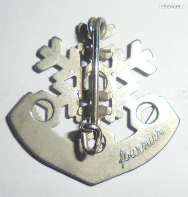 insigne ski chamonix cie des guides 15 aout augis vers 1940/50 insigne ski chamonix cie des guides 15 aout augis vers 1940/50
