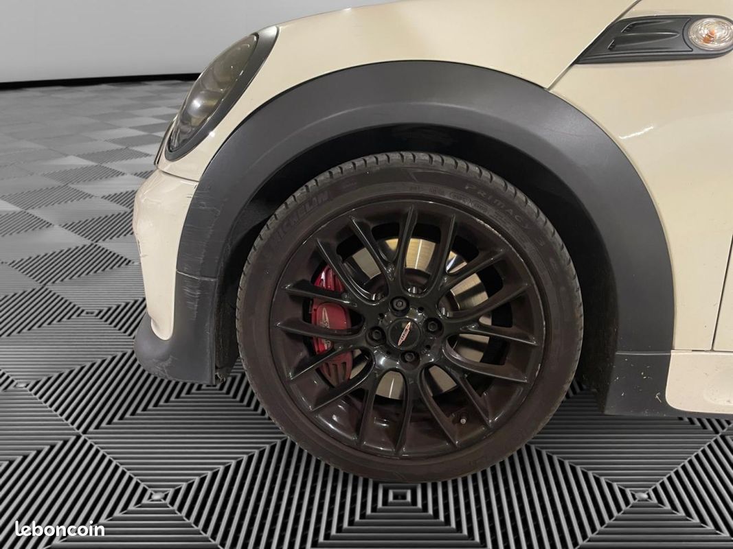 Mini cabrio mini 1.6 210 john cooper works (image 9)