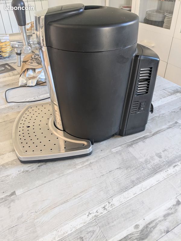 Tireuse à bière KRUPS avec 8 tubes de recharge et la notice (image 6)