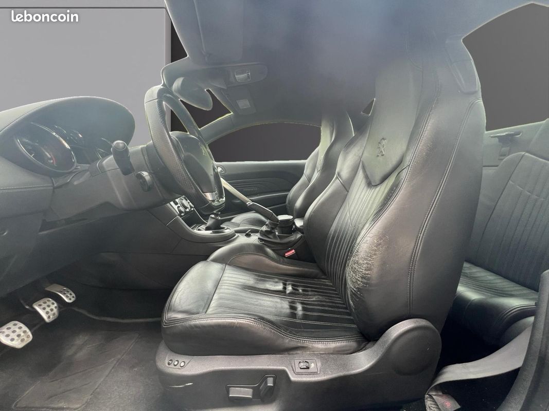 PEUGEOT RCZ 2.0 HDi FAP 160ch Magnetic Garantie 12 mois (image 10)