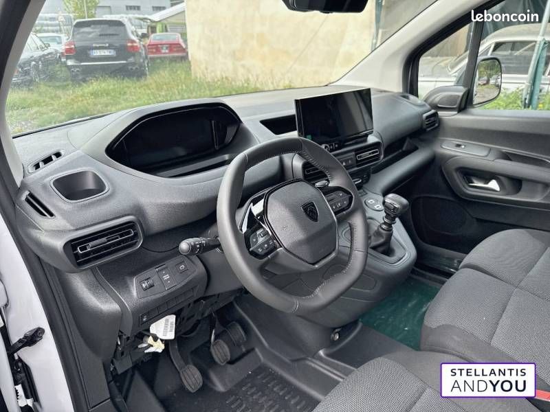 Peugeot Partner FGN DIESEL 130 CH M AUT PRO SKILL (image 2)