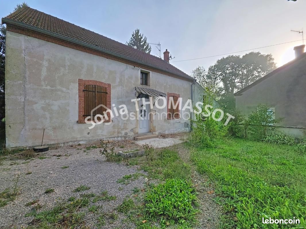 Maison 8 pièces 200 m² · à Saint-Symphorien-sur-Saône · 200 m² · 250 000 €