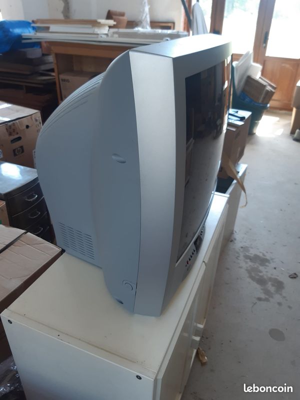 TV Philips vintage avec magnétoscope integré (image 2)