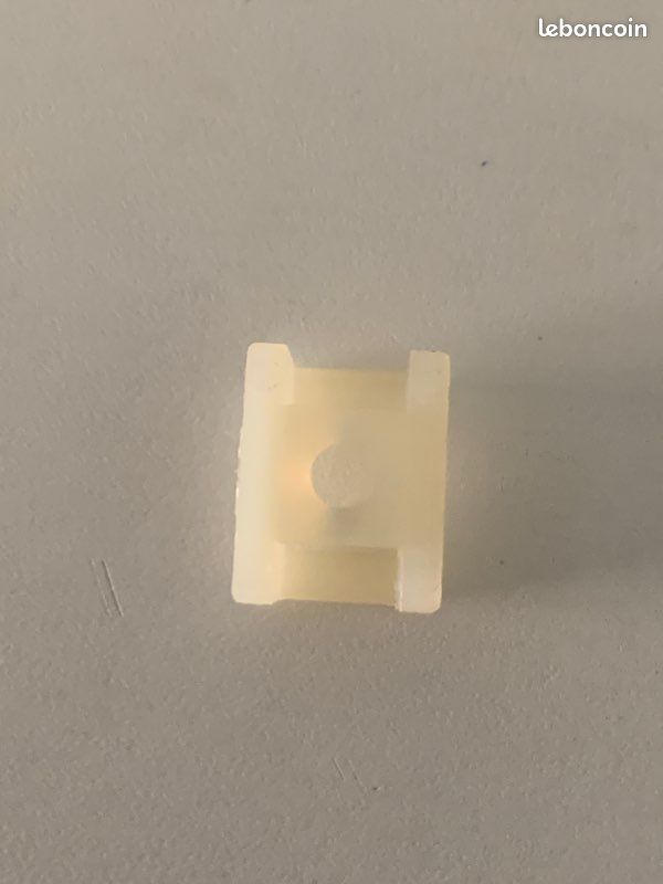 1 sachet de 43 attaches blanches à visé (image 4)