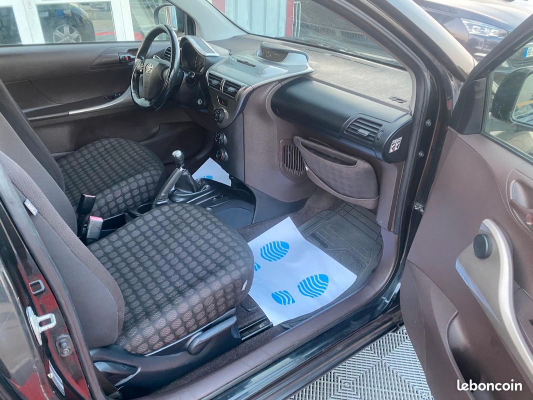 Toyota IQ 1.0 VVTI 68 CH RÉVISÉ ET GARANTIE FACILITÉ PAIEMENT 3X4X (image 7)
