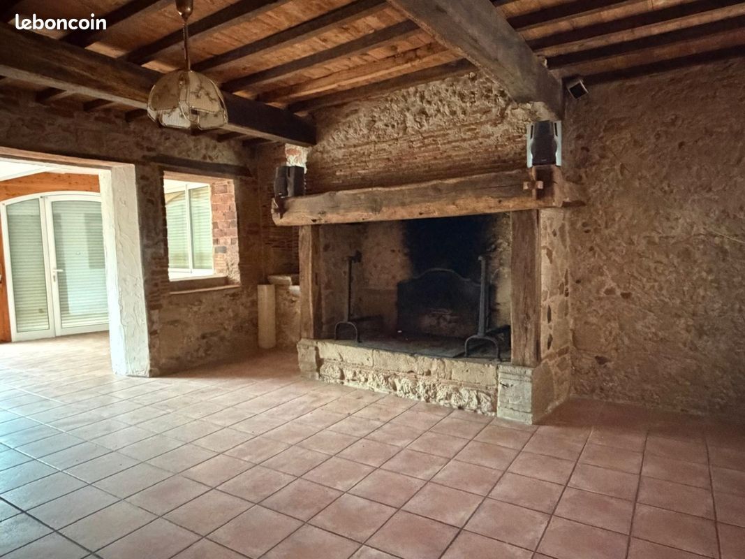 Maison 10 pièces 300 m² · à Plaisance · 300 m² · 230 000 €