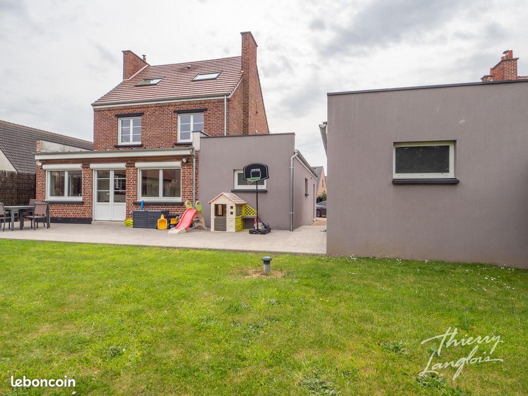 Maison 8 pièces 140 m² · à Bachy · 140 m² · 449 000 €