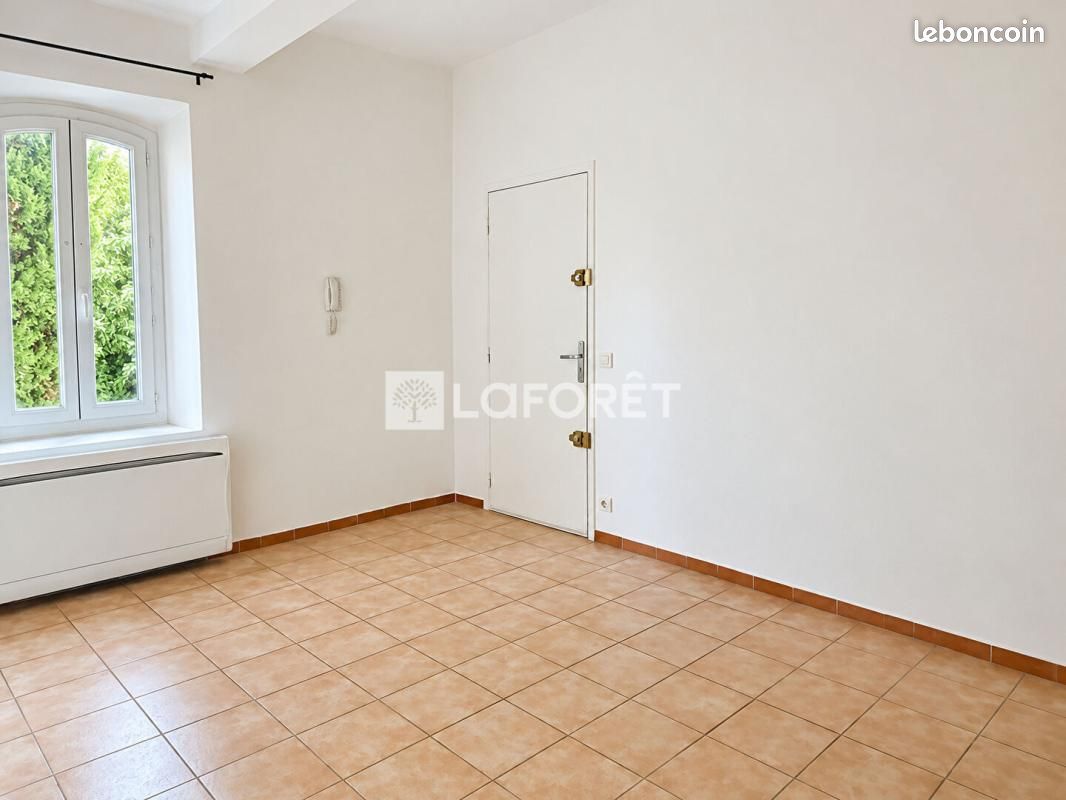 Appartement 2 pièces 28 m² · à Lambesc · 28 m² · 550 €/mois