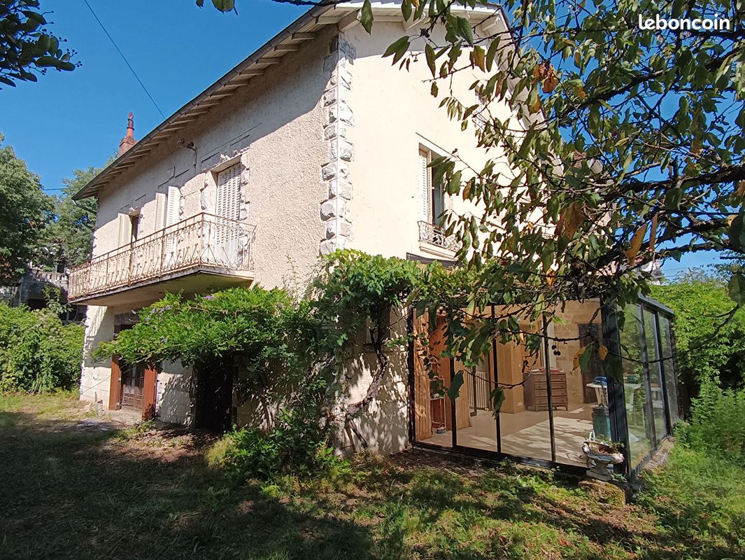 Maison 7 pièces 225 m² · à Figeac · 225 m² · 174 900 €