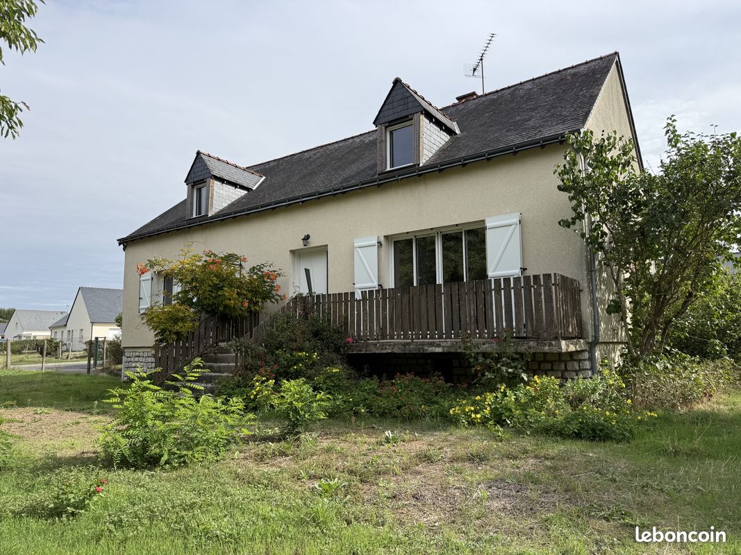 Maison 5 pièces 93 m² · à Distré · 93 m² · 239 000 €