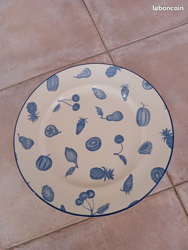 Lot de dix assiettes (image 5)