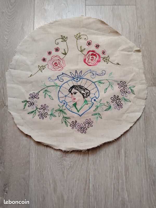 Grand coussin de broderie vintage fleurs brodées coussin décoratif - France