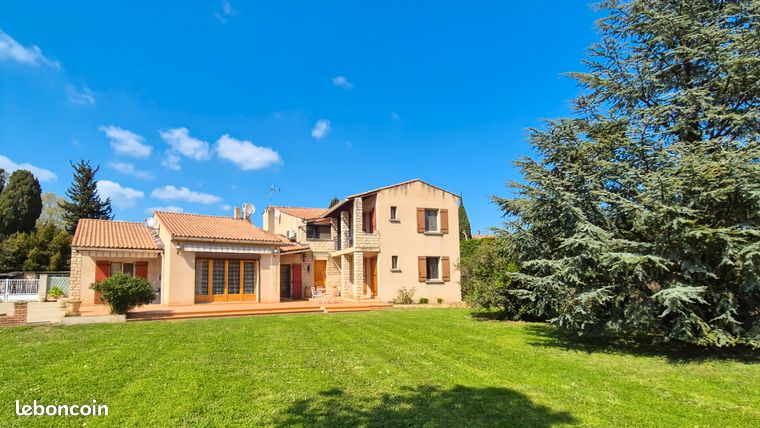 Propriété 9 pièces 225 m²