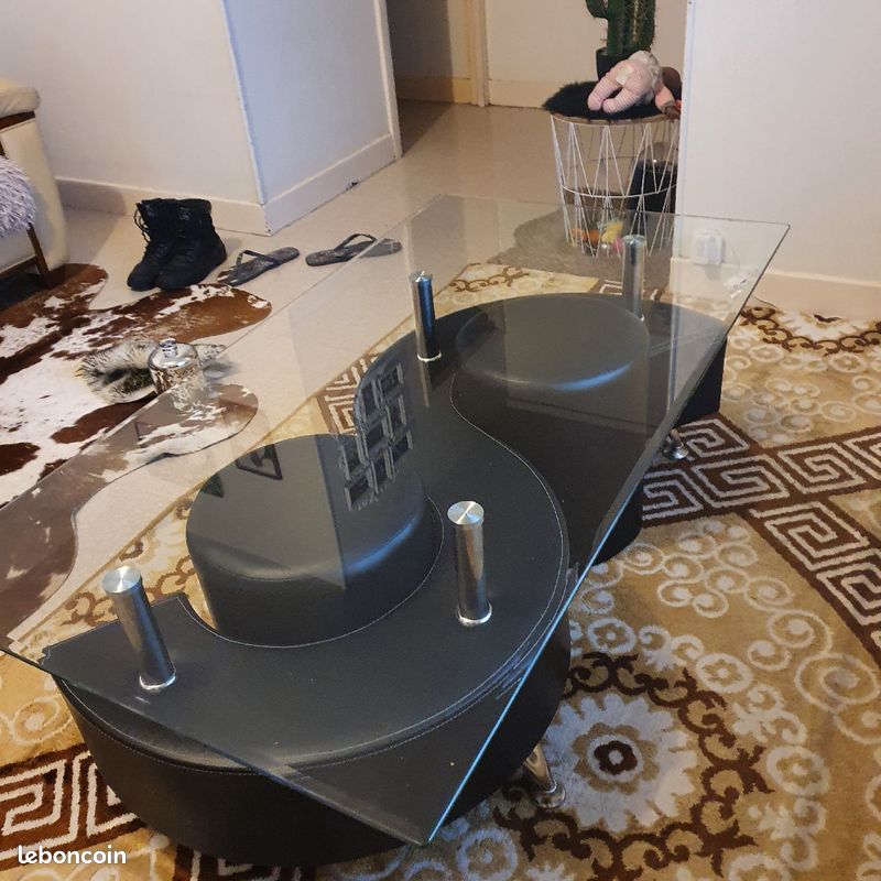 Table basse avec 2 poufs (image 2)