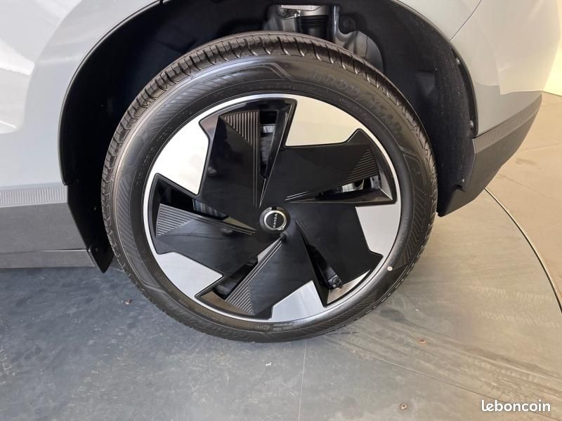 Volvo EX30 Single Extended Range 272ch Plus (image 13)