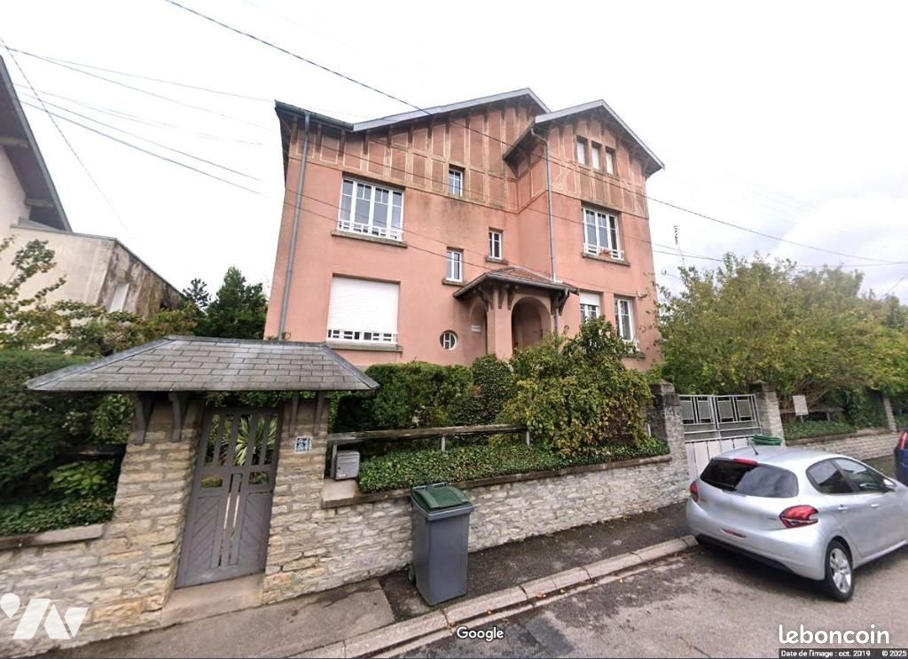 Maison 10 pièces 230 m² · à Vittel · 230 m² · 415 000 €