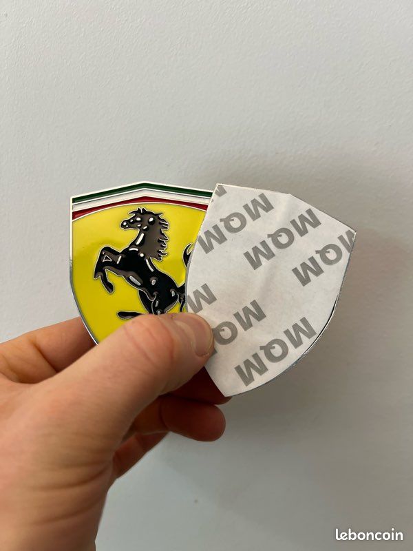 Paire de logo emblème en acier pour Ferrari autocollant 75x52cm (image 3)