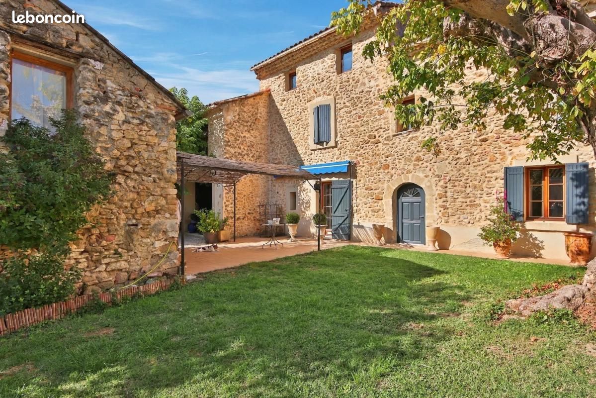 Maison 5 pièces 160 m² · à Camaret-sur-Aigues · 160 m² · 389 000 €
