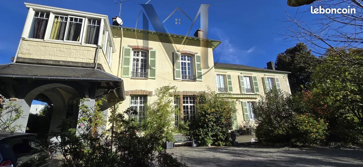 Maison 10 pièces 274 m² · à Pau · 274 m² · 847 000 €