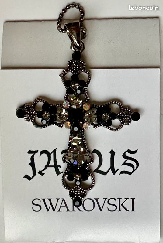 Collier Pendentif Croix Surdimensionnée Avec Cristaux - Style Vintage Années 90/2000, Occasion