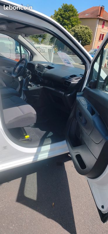 CITROEN BERLINGO 1.5L BlueHDI 100 BVM5 VAN 1000KG WORKER + GRIP CONTROL (image 8)