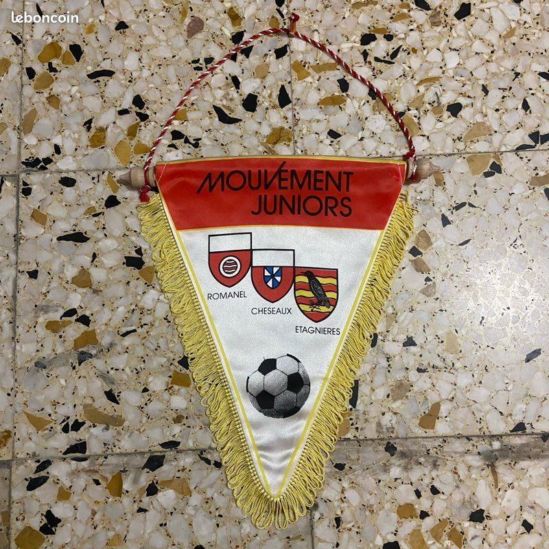 Fanion Vintage SM Caen – 10x12 Cm – Rare Collection Foot