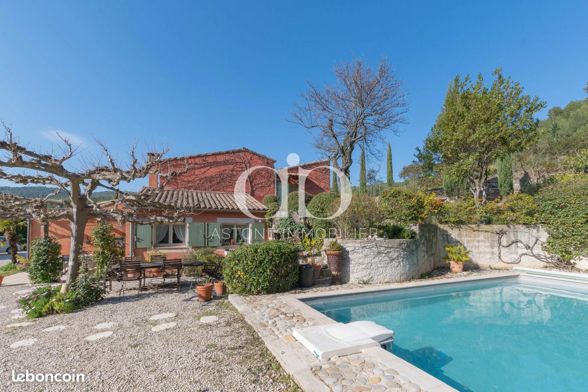 Maison 6 pièces 196 m² · à Cassis · 196 m² · 1 417 500 €