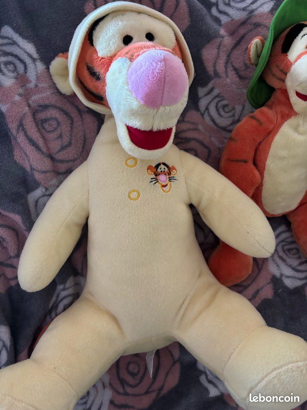 Lot de deux peluches tigrou (image 3)