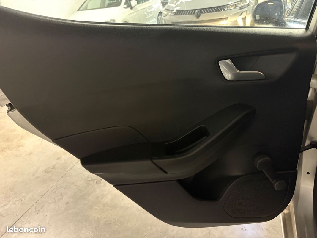 FORD Fiesta Business 1.5 TDCI 85cv BVM - SUIVI D'ENTRETIEN COMPLET/RÉGULATEUR/FEUX AUTO/ROUE DE SECOURS (image 24)