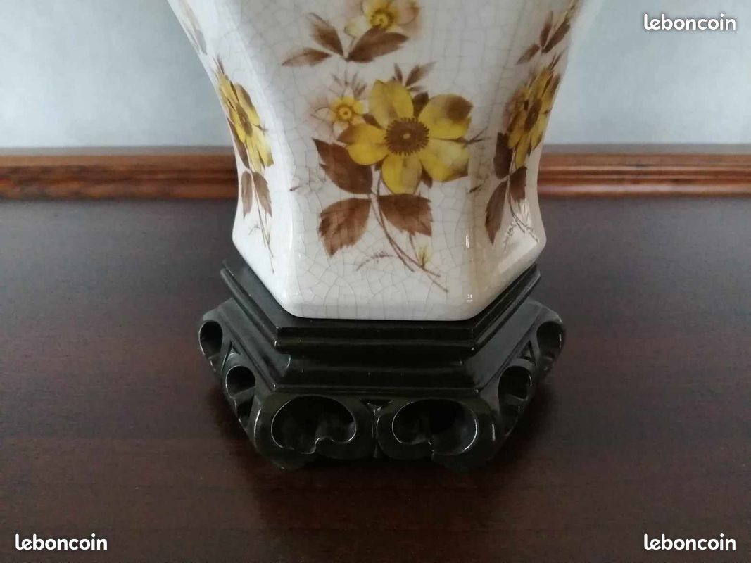 Pied de lampe en céramique avec motif floral par Spara Keramik