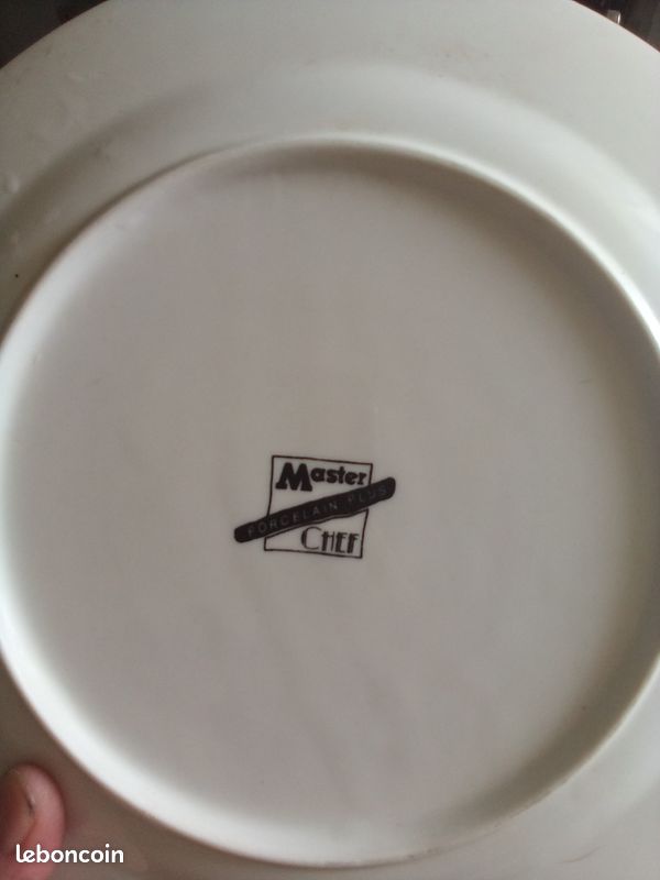 Assiette faience (image 1)