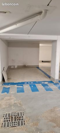Parking á louer 92110