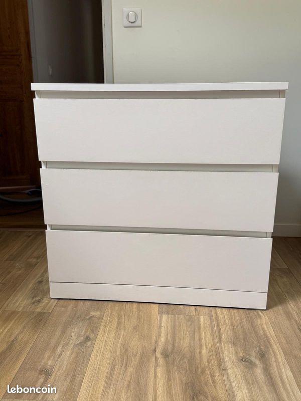 Commode blanche (image 1)