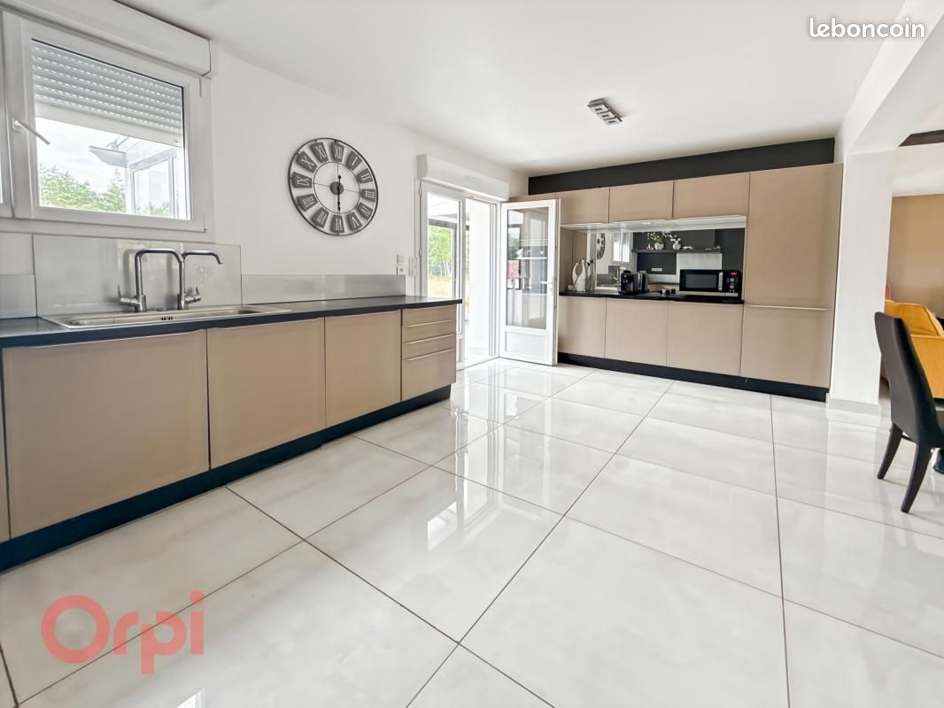 Maison 5 pièces 232 m² (image 7)