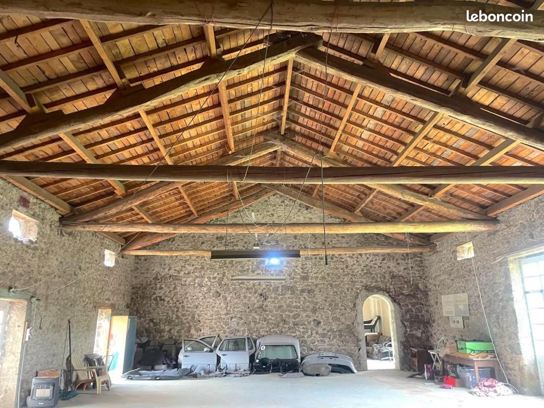 Maison 4 pièces 310 m² · à Sainte-Eugénie-de-Villeneuve · 310 m² · 55 000 €