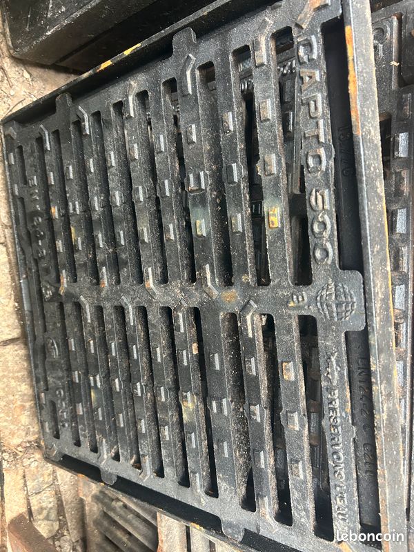 Grille avec cadre 80x80 cm vide sanitaire (image 1)
