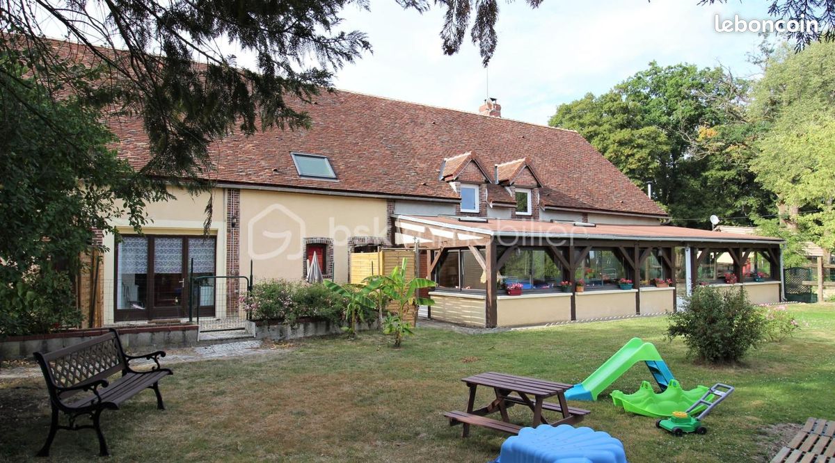 Maison 12 pièces 370 m² · à Sommecaise · 370 m² · 365 000 €