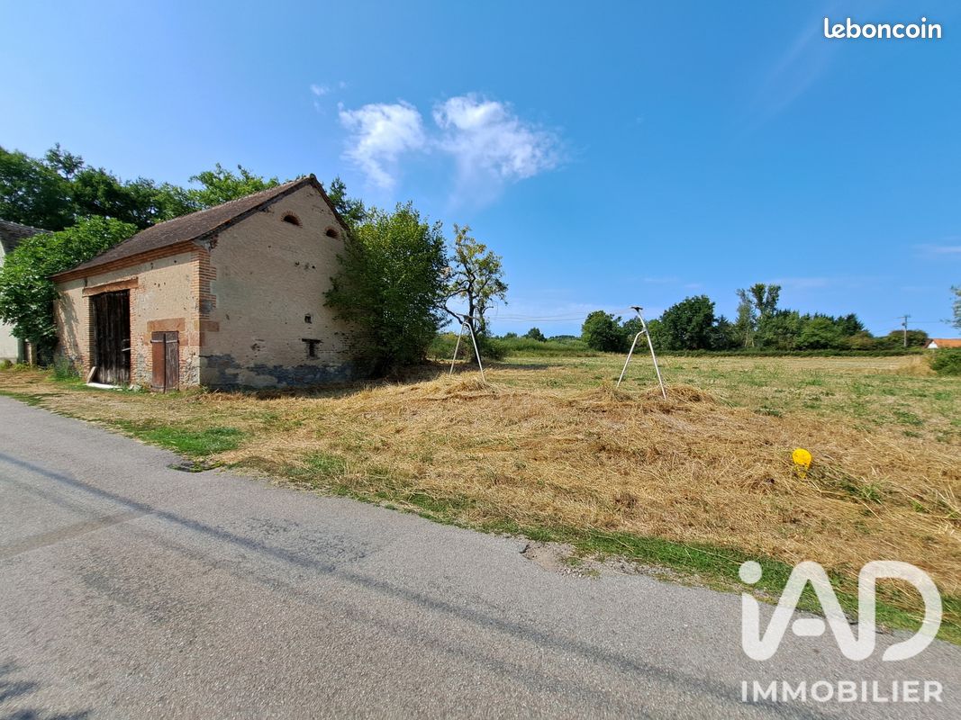 Maison 2 pièces 55 m² · à Châtel-de-Neuvre · 55 m² · 25 000 €
