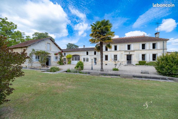 Propriété 9 pièces 233 m²