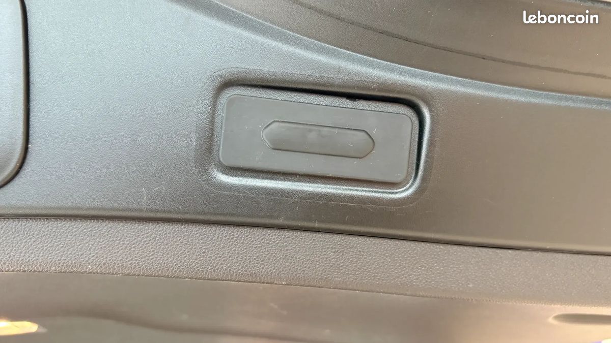 Renault Espace 2.0 dCi 200ch Initiale Paris - 7 places - Toit ouvrant - Sièges chauffants ventilés massants - Apple CarPlay - Régulateur adaptatif - Caméra de recul (image 27)