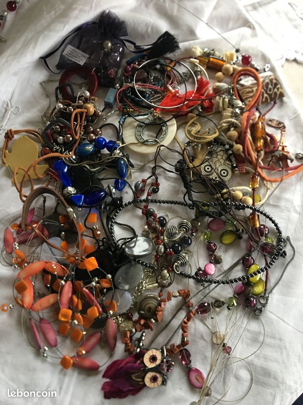 Lot De Bijoux Divers En Vrac - Colliers, Bracelets, Boucles D'Oreilles - Occasion