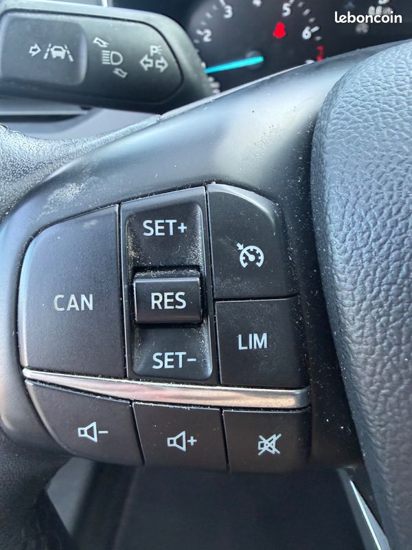 FORD FOCUS BREAK 1.0 ECOBOOST SCTI 125CH TITANIUM - BLUETOOTH - GPS - CROCHET D'ATTELAGE - RADAR DE RECUl (image 20)