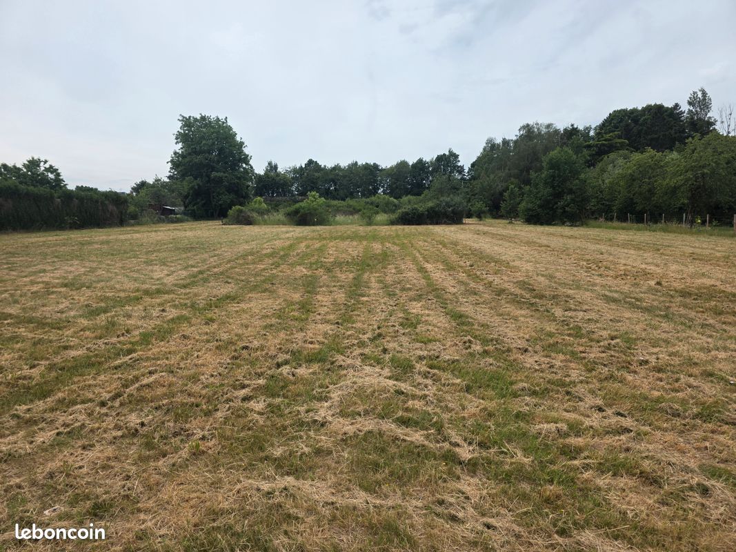 Terrains pour construction · à Guilly · 45 000 €